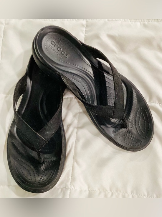 CROCS Shoes - CROCS Women’s Size 8 Capri V Dual Comfort Black Shimmer Flip Flop-Discontinued